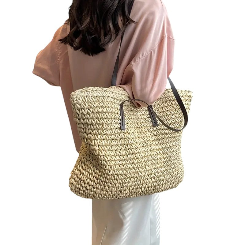 "Liv | Bolsa de Tela Tejida" can be rephrased as "Liv | Bolsa de Tela Artesanal".