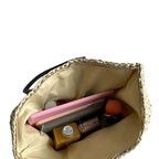 "Liv | Bolsa de Tela Tejida" can be rephrased as "Liv | Bolsa de Tela Artesanal".