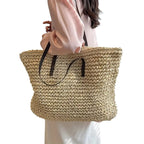 "Liv | Bolsa de Tela Tejida" can be rephrased as "Liv | Bolsa de Tela Artesanal".